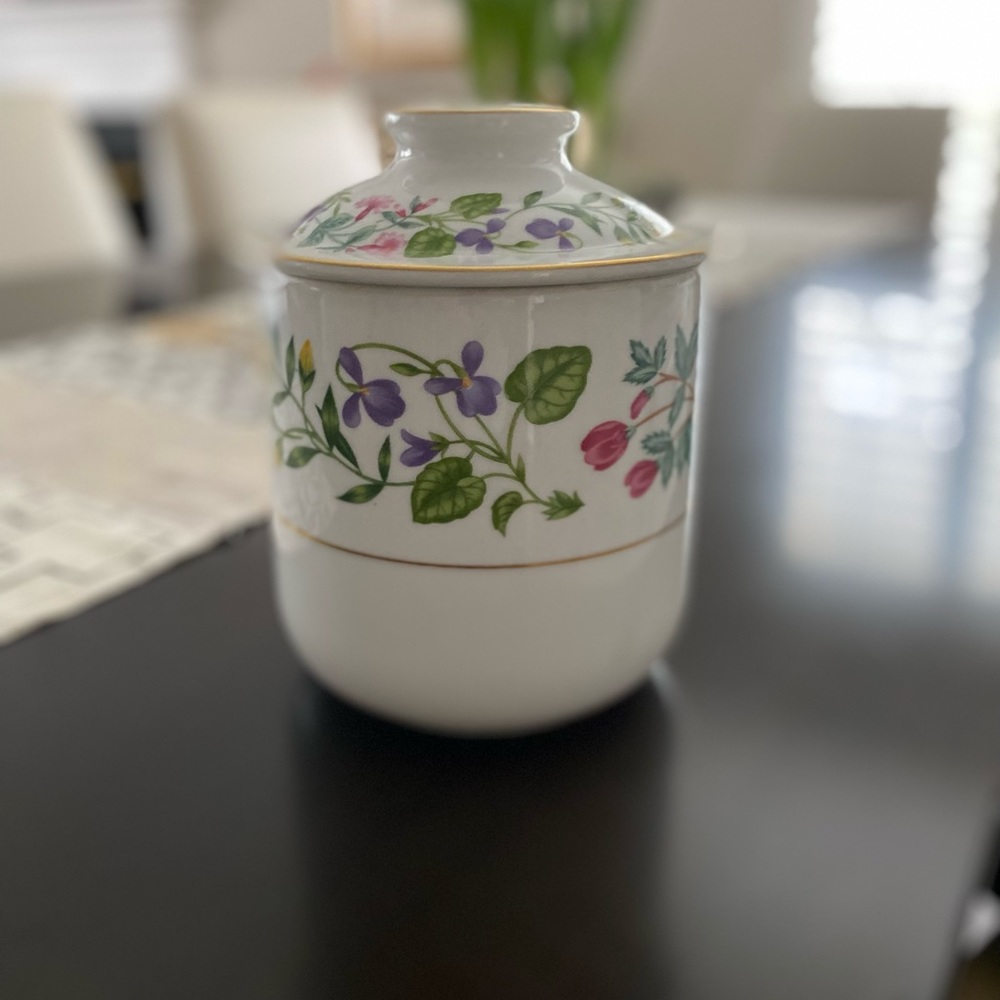 Royal Worcester Acadia Fine Porcelain Cookie Jar